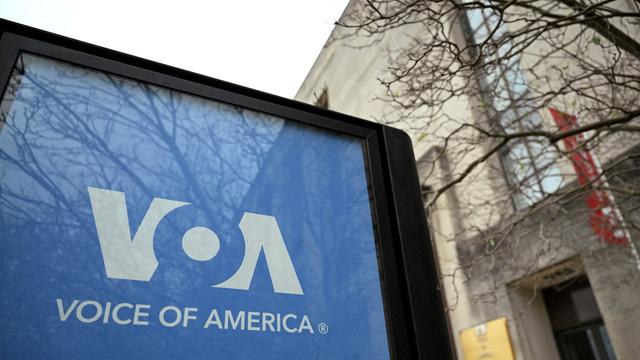 صدای آمریکا بار دیگر مجاز به پخش شد.