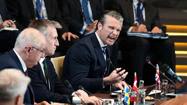 سخنان تندتر از هگست